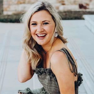 Meet your Posher, Alexandra